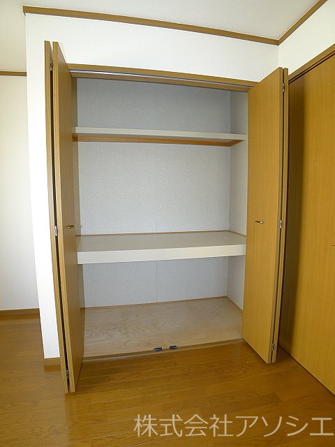 エルディムイシカワE 収納