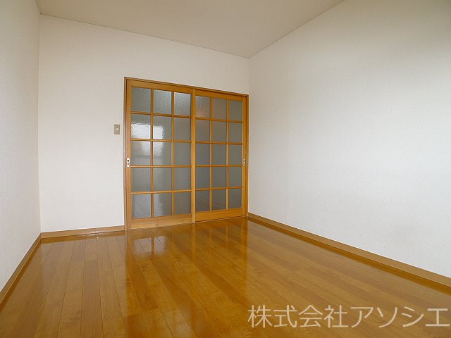 信用第2ビル リビング