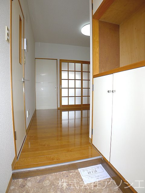 信用第2ビル 玄関