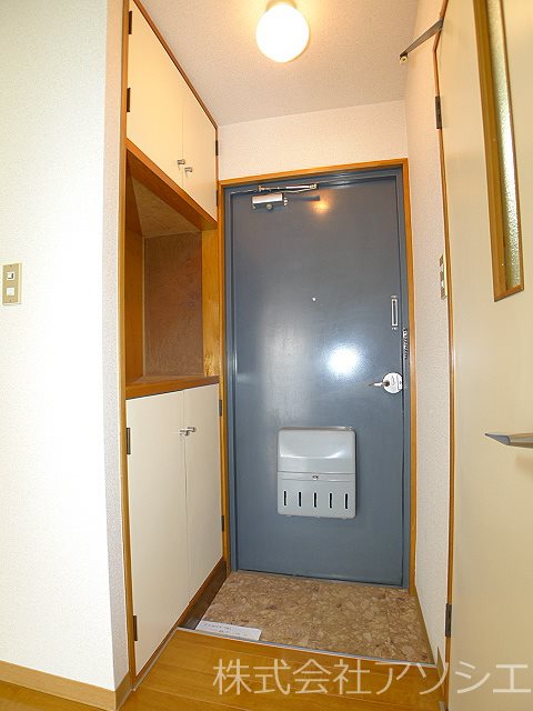 信用第2ビル 玄関