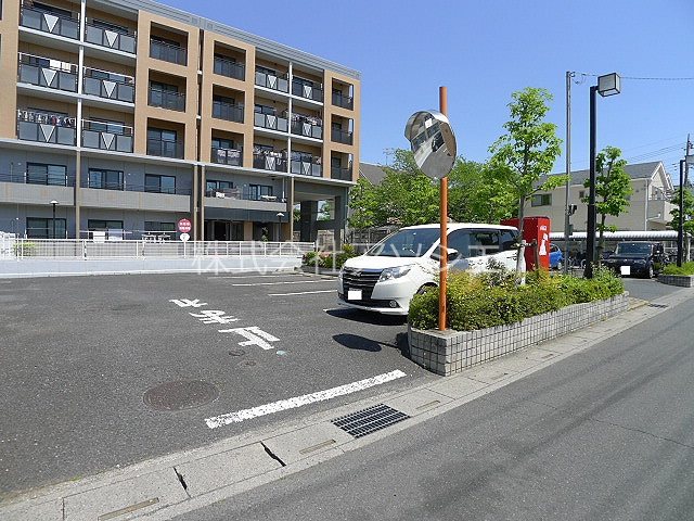 グランデージ3武里 駐車場