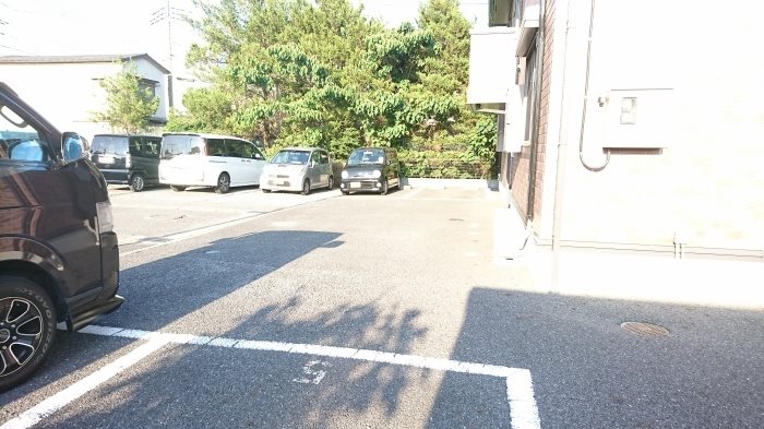 エステートM 3 駐車場