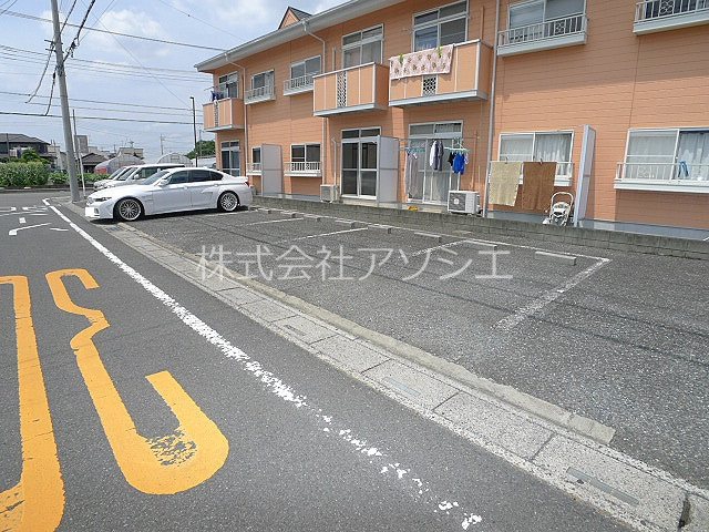 エルディム新栄 駐車場