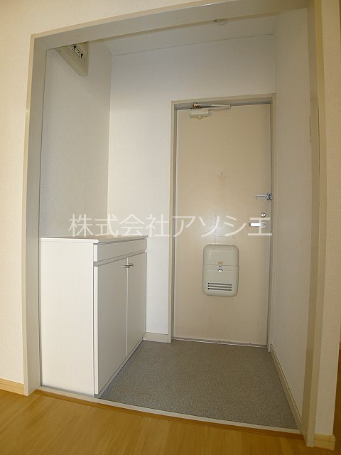 エルディム新栄 玄関