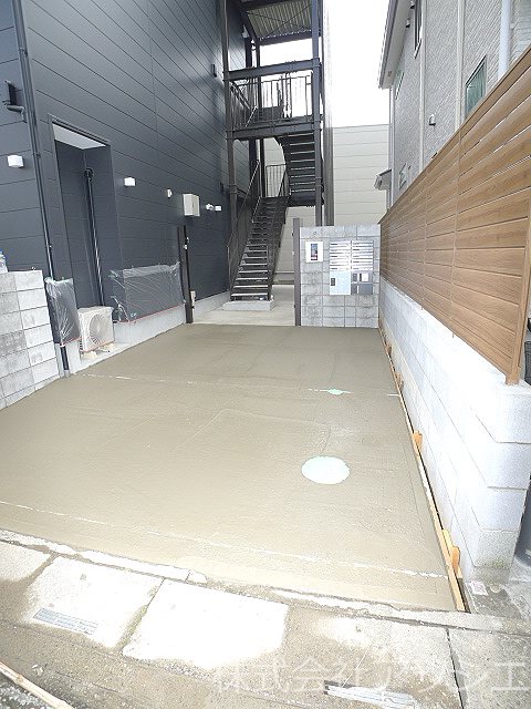 MQuarto谷塚 エントランス