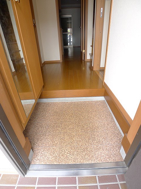 Garden House 三郷　B 玄関