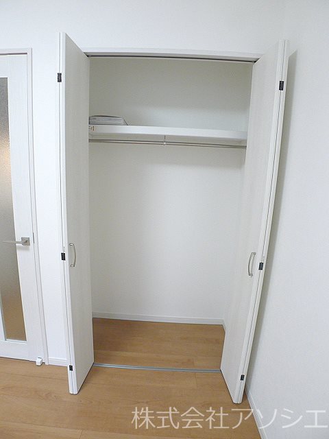 ウエストガーデン大場 収納