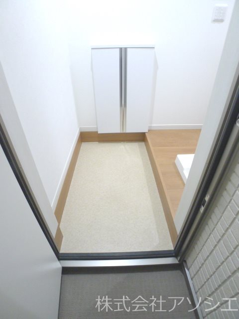 ウエストガーデン大場 玄関