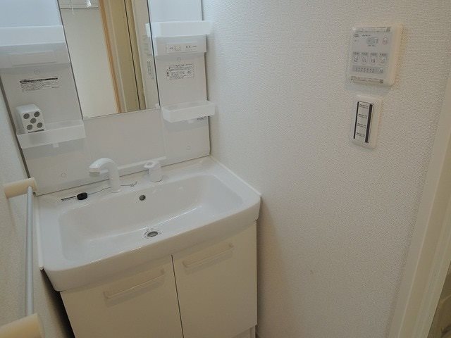 インプレス 洗面所