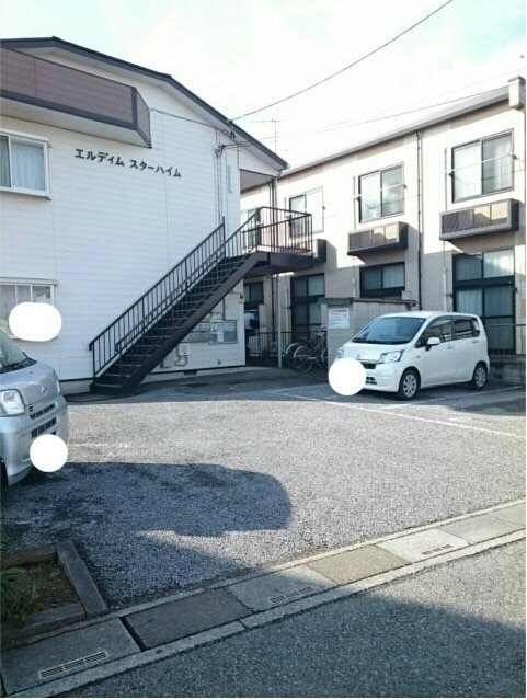 エルディムスターハイム 駐車場