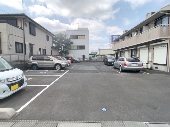 アティアス春日部 駐車場