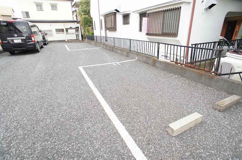 エルディムラポーム 駐車場