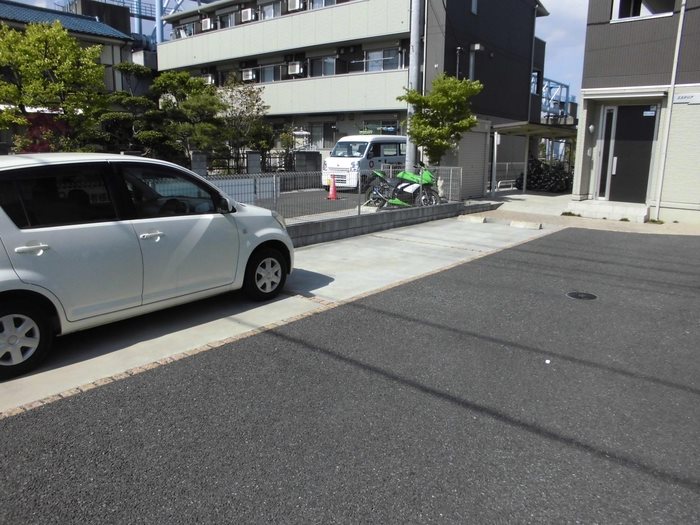 エステリア 駐車場