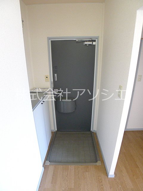 ウインディアN 玄関