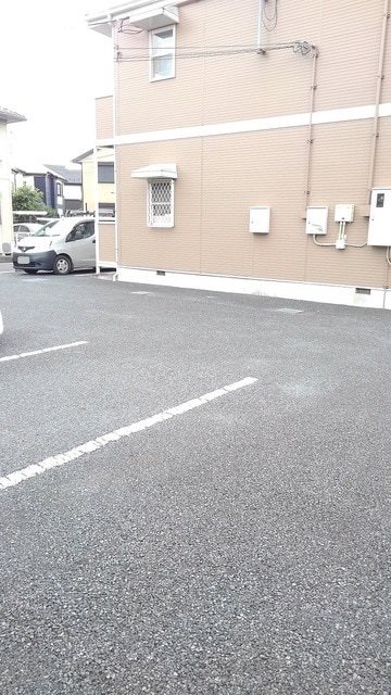 リュミエール 駐車場