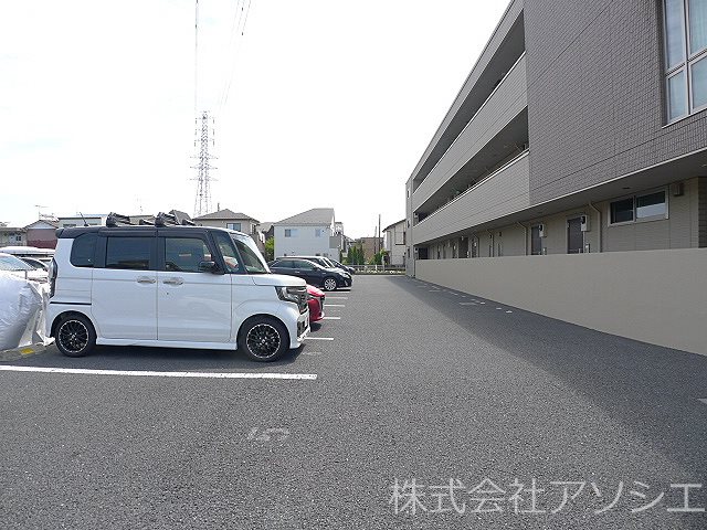 Well　Fields 駐車場