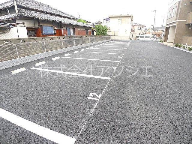 ボヌールメゾン 駐車場