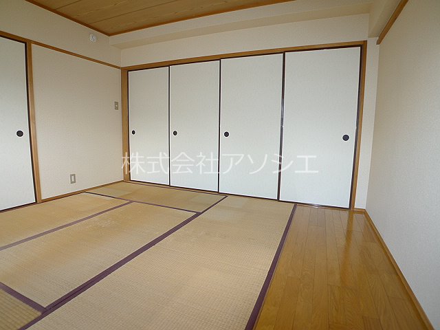 サン・コーポラス越谷　1号棟 その他部屋・スペース