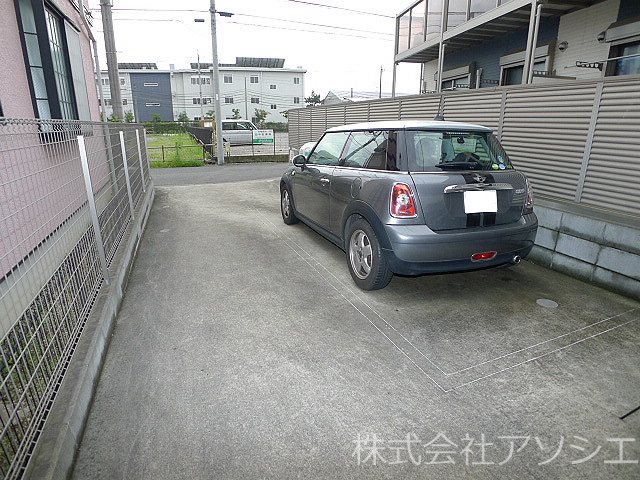 第15アベニュー 駐車場