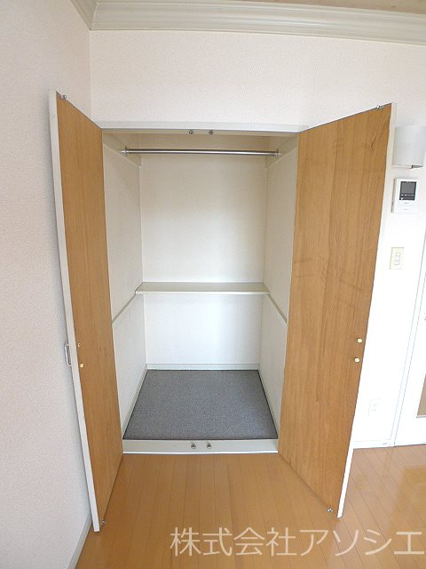 プレステージ吉川 収納
