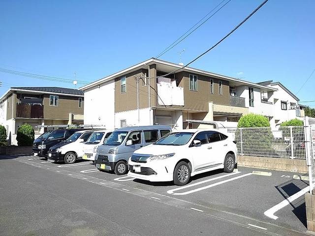 ガーデンヒルズ24B 駐車場