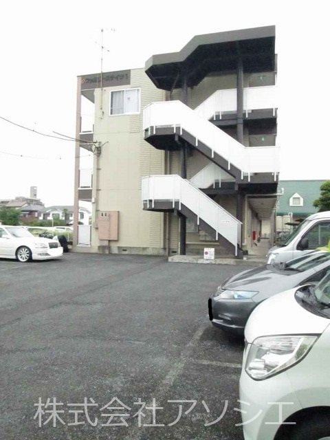 ファミリーステイツ1 駐車場