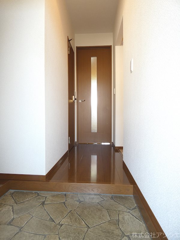 コンジェ　ペイエ 玄関