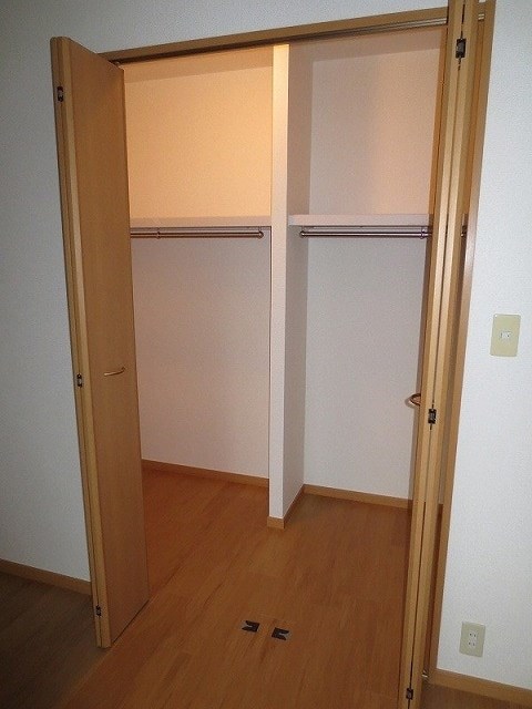 フォレスタ 収納