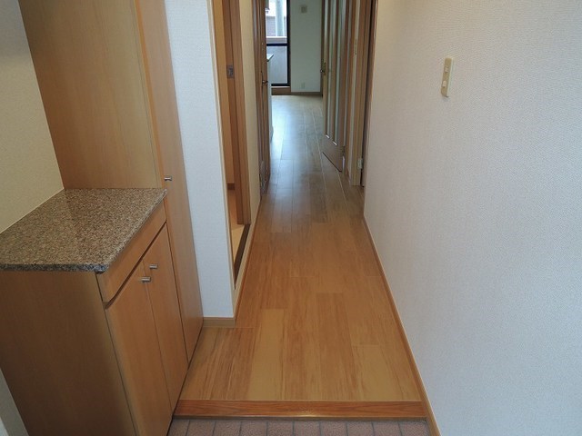 フォレスタ 玄関