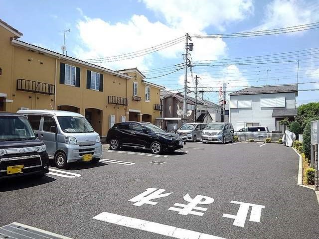 ラ・フィーネ 駐車場