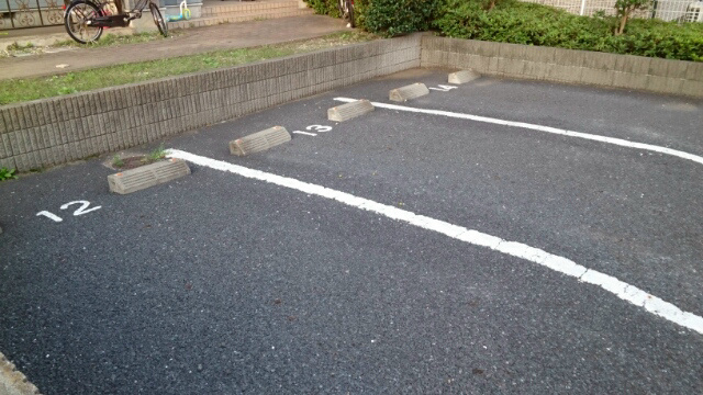 セントラルバーシヤＡ 駐車場