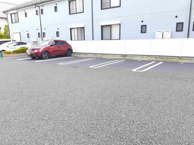 エレガンス 駐車場