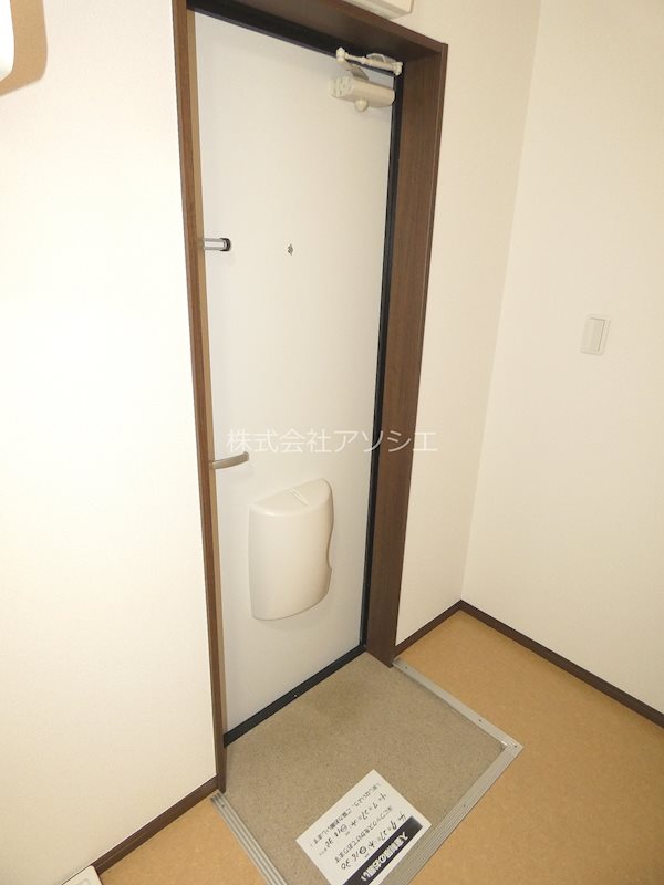 第42アベニュー新善町 玄関