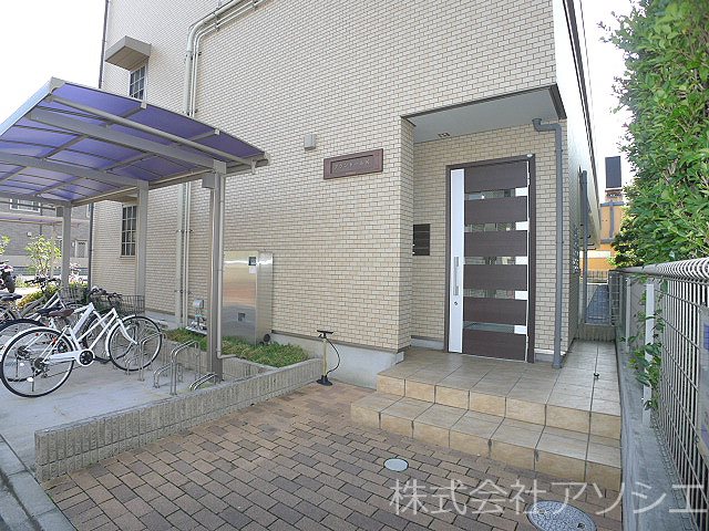ブランドールK エントランス