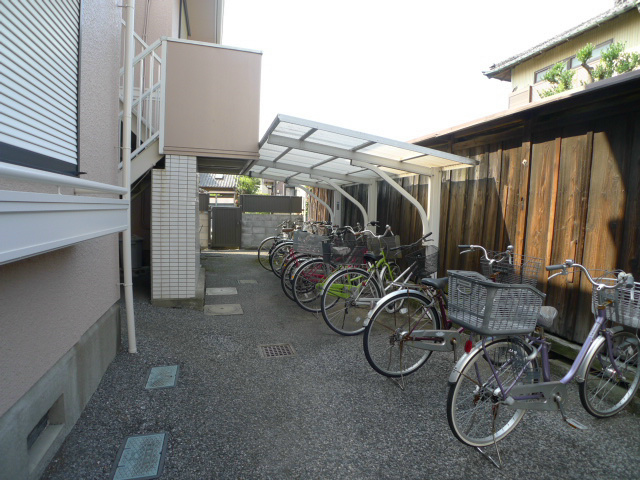 ラパスＥ 駐車場