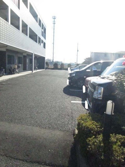 ラ・プランタン 駐車場