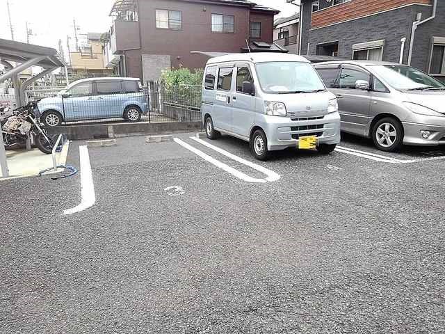 アヴェニューハマノ 駐車場