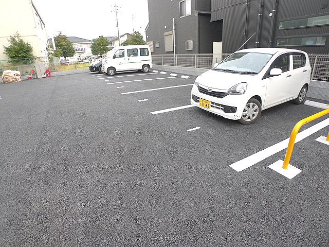 ヴィスタパルコ 駐車場