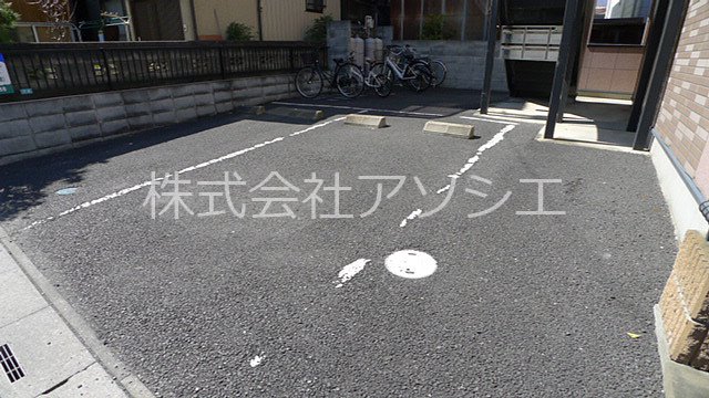 ラフィーネ 駐車場