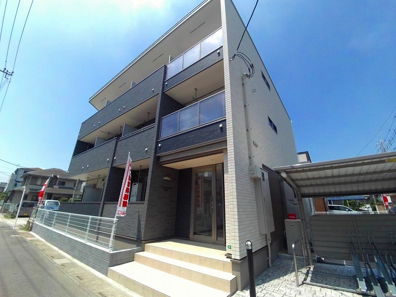 シャルマン(越谷市東柳田町) 外観
