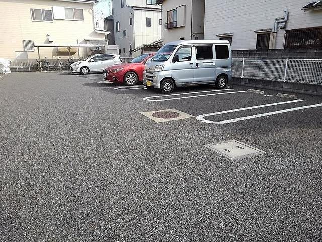 ラッフィナート　カーサ 駐車場