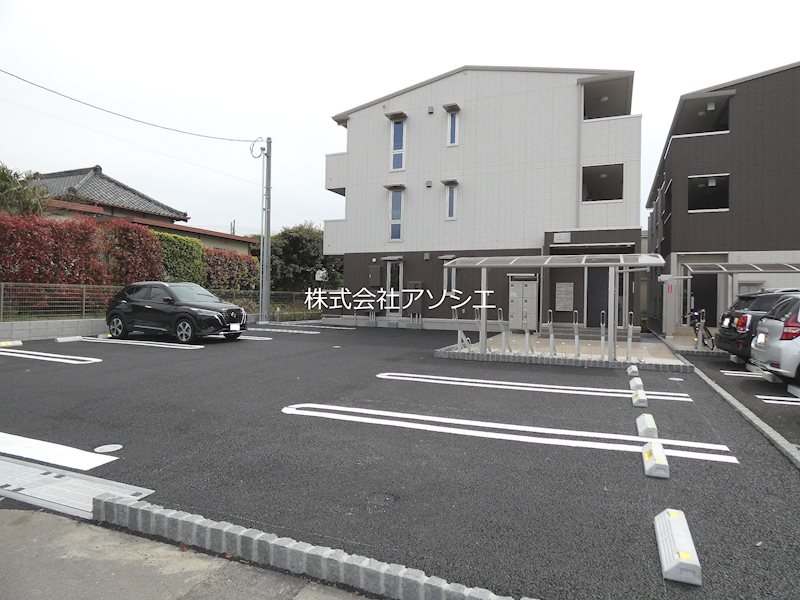 ルピナスV 駐車場