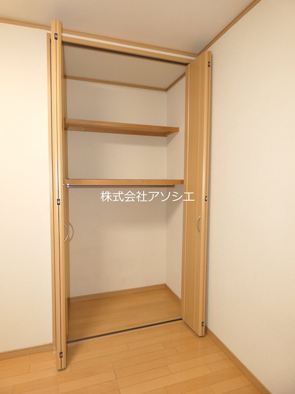 アドフィ赤山Ｂ 収納