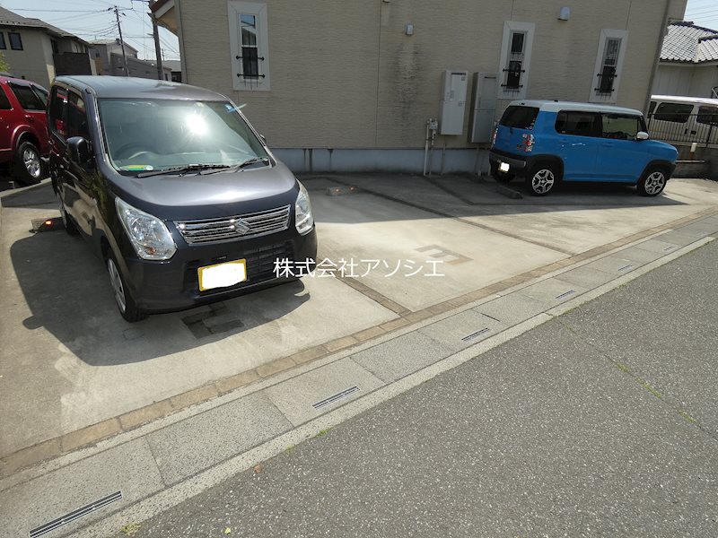 トゥールヌソル新越谷 駐車場
