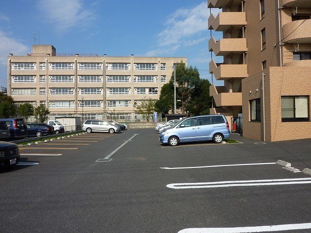 コンフォート　フェリシア 駐車場