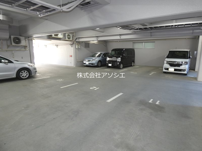 朝日プラザ越谷 駐車場