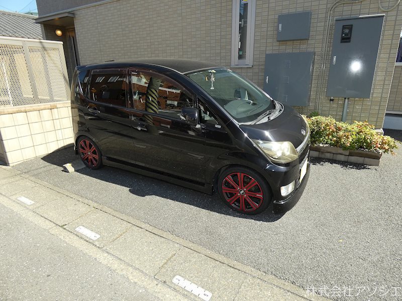 アーバンコート 駐車場