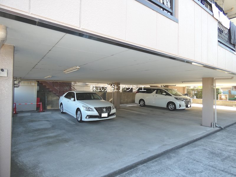 アーバンハイム 駐車場