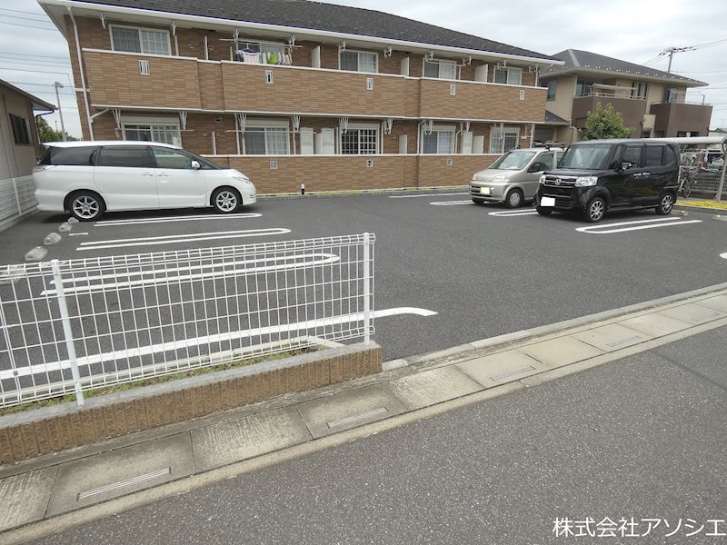 アクティブ 駐車場