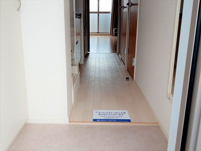 クレイノコンフォール 玄関